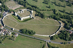 <b class=qtipBold><figcaption>Pevensey Castle N100496</figcaption></b><br>PEVENSEY CASTLE, East Sussex. Aerial view of the castle showing the medieval inner bailey and the larger Roman enclosure.<br><em>© Historic England</em> Pevensey Castle N100496
