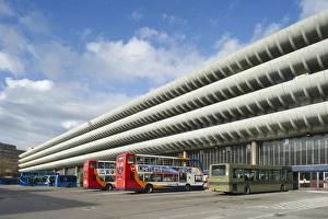 <b class=qtipBold><figcaption>Preston Bus Station DP142034</figcaption></b><br>Preston Bus Station, Tithebarrn Street, Preston. The west elevation with buses in bays of the bus station. Photographed in April 2011.<br><em>© Historic England Archive</em> Preston Bus Station DP142034