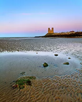 Images Dated 25th March 2008: Reculver Towers N060976