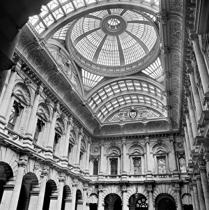those present Collection: The Royal Exchange, City of London a065448