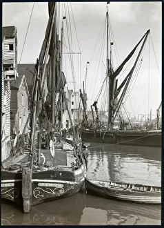 Sailing vessels moored at Rochester DIX02_01_188 Sailing vessels moored at Rochester DIX02_01_188