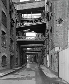 Industrial Gallery: Shad Thames DD004547
