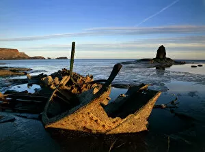 Images Dated 16th March 2007: Shipwreck at Saltwick Bay K020590