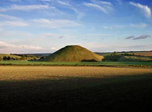 Images Dated 25th September 2007: Silbury Hill N071113