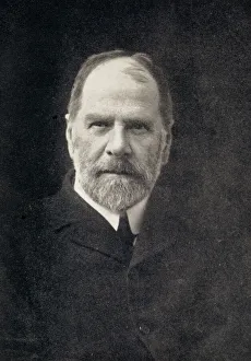 <b class=qtipBold><figcaption>Sir Horace Darwin K970207</figcaption></b><br>DOWN HOUSE, Kent. Photograph of Sir Horace Darwin (1851-1928). Charles Darwin's son.<br><em>© Historic England</em> Sir Horace Darwin K970207