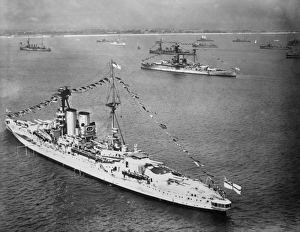 <b class=qtipBold><figcaption>Spithead Review 1924 EPW011376</figcaption></b><br>HMS Warspite and other vessels at the Spithead Review off Gosport, Portsmouth. Photographed by Aerofilms Ltd in July 1924.<br><em>© Historic England Archive</em> Spithead Review 1924 EPW011376