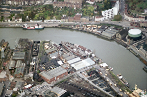 <b class=qtipBold><figcaption>SS Great Britain JEH_22046_008</figcaption></b><br>Wapping Dockyard, Bristol. The SS Great Britain returned to the same dry dock that had been purpose-built for its construction by the Great Western Steamship Company between 1839-43. Here shown in November 1970 shortly after return from the Falkland Islands and before restoration had begun. Photographed by Jim Hancock.<br><em>© Historic England Archive</em> SS Great Britain JEH_22046_008