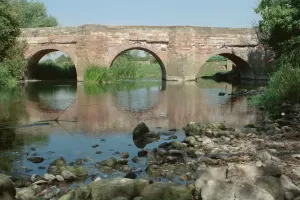 Bridges – River Crossings and Engineering Structures: Hunningham Bridge Print: A C17 sandstone ashlar bridge over the River Leam