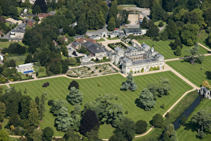<b class=qtipBold><figcaption>Wilton House 29643_046</figcaption></b><br>Wilton House, Wiltshire. A 16th century courtyard house remodelled in the 17th century and again in the early 19th century. Listed Grade I.<br><em>© Historic England Archive</em> Wilton House 29643_046