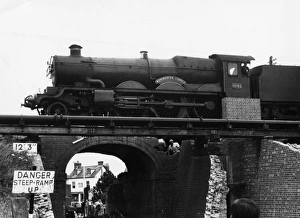 No 5042 Winchester Castle crossing Bruce Street bridges (during dismantling), Swindon, c1960 No 5042 Winchester Castle crossing Bruce Street bridges (during dismantling), Swindon, c1960