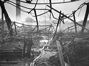 Images Dated 6th February 2014: Bomb damage to the GWRs salvage warehouse in London, 1940