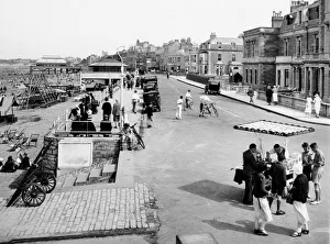 Burnham-on-Sea beach and esplanade, August 1933 Burnham-on-Sea beach and esplanade, August 1933