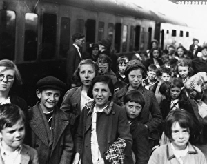 Child evacuees on Maidenhead station, 1939 Child evacuees on Maidenhead station, 1939