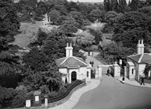 Entrance to Jephson Gardens, Leamington Spa, Warwickshire Entrance to Jephson Gardens, Leamington Spa, Warwickshire