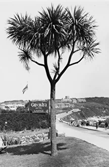 Cliff Road Gallery: Falmouth - Castle Beach, July 1934