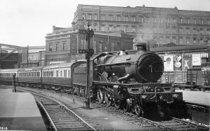 Castle Class Locomotive Prints: Caldicot Castle Locomotive Print