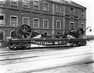 Images Dated 30th January 2014: Macaw B railway wagon No. 84350 loaded with gun carriages at Swindon Works, c.1915