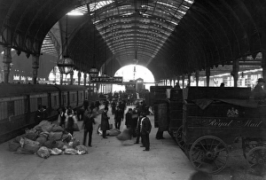 Platform 8 at Paddington Station, 1905 Platform 8 at Paddington Station, 1905
