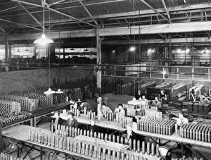Shell production for World War 2 in 24F shop at Swindon Works, 1942 Shell production for World War 2 in 24F shop at Swindon Works, 1942