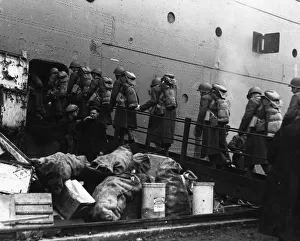 US soldiers embarking a ship in a GWR South Wales Dock, 1942 US soldiers embarking a ship in a GWR South Wales Dock, 1942