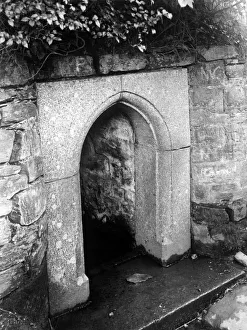 St Keyne's Well, near Looe, Cornwall, March 1924 St Keyne's Well, near Looe, Cornwall, March 1924