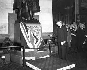Unveiling of the World War 2 memorial at Paddington Station, 1949 Unveiling of the World War 2 memorial at Paddington Station, 1949