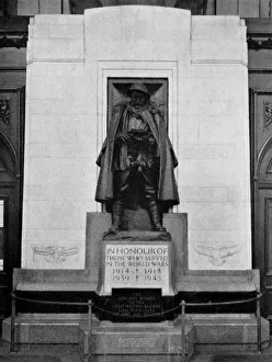 War memorial at Paddington Station in 1949 War memorial at Paddington Station in 1949