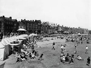 Holidaymakers Gallery: Weymouth, August 1929