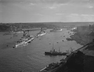 Images Dated 27th October 2009: Grand Harbour, Malta 1935