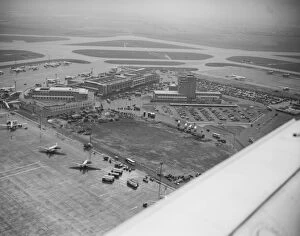 Images Dated 29th May 2008: London Heathrow Airport, 1956