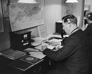 Images Dated 15th May 2009: Telephone enquiry exchange at London Bridge Station, 1934