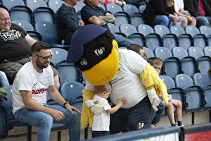 The Deepdale Duck receives A Little Hug The Deepdale Duck receives A Little Hug