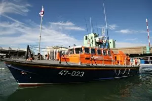 Images Dated 4th November 2008: Poole Tyne class lifeboat City of Sheffield