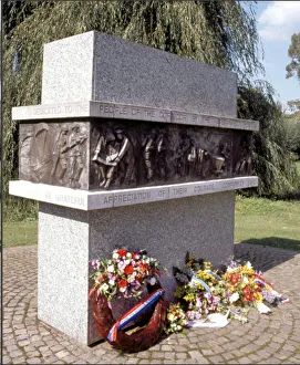 101st US Airborne Memorial Gift to the Dutch 101st US Airborne Memorial Gift to the Dutch