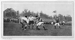 <b class=qtipBold><figcaption>1905 England/Scotland</figcaption></b><br>ENGLAND v SCOTLAND at the Crystal Palace England 1, Scotland 0 - a midfield tussle<br><em>© Mary Evans Picture Library</em> 1905 England/Scotland