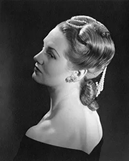Beauty Collection: 1940s hairstyle