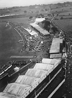 <b class=qtipBold><figcaption>1st Aerial Derby at Hendon in 1913</figcaption></b><br>1st Aerial Derby at Hendon in 1913 Date:<br><em>© aviation-images.com / Mary Evans Picture Library</em> 1st Aerial Derby at Hendon in 1913