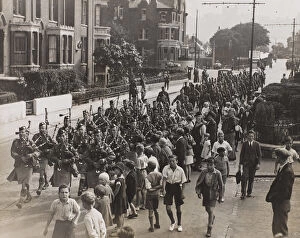 Images Dated 26th August 2015: 1st Battalion Highland Light Infantry march down Military Hi