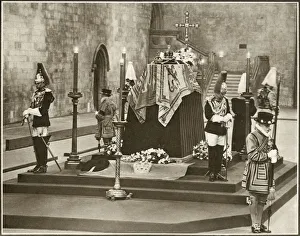 Over 5000 people an hour passed through Westminster Hall to pay their tributes to the Over 5000 people an hour passed through Westminster Hall to pay their tributes to the