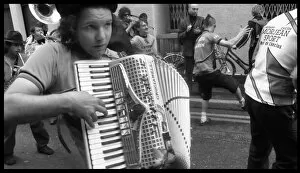 Images Dated 19th June 2006: Accordian player - street musicians, London, England
