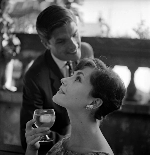 <b class=qtipBold><figcaption>Advertisement for Van Zijl whisky</figcaption></b><br>Advertisement for Van Zijl whisky -- male and female models posing (Geoffrey Jones and Geraldine Hill). 1959<br><em>© The Colin Sherborne Collection/Mary Evans Picture Library</em> Advertisement for Van Zijl whisky