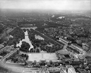 Parade Gallery: An aerial view of Horse Guards Parade St James Park - Londo
