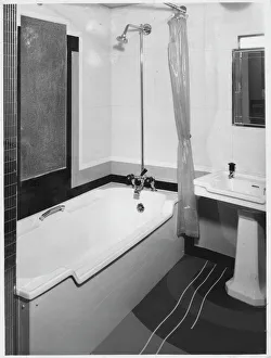 Curtain Gallery: Art Deco Bathroom