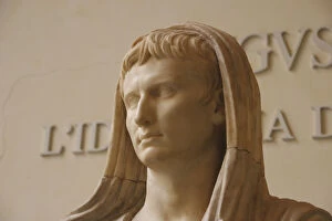 Images Dated 11th August 2005: Augustus (61 B.C-14 A.D). as Pontifex Maximus