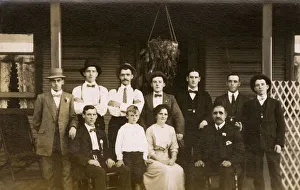 Immigrant Gallery: Australia - Large Family outside home at Kalgoorlie