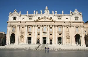 Images Dated 9th August 2005: Basilica of Saint Peter (St Peters Basilica). Vaticano
