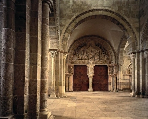 Basilica of St Mary Magdalen. FRANCE. V麥lay. Basilica Basilica of St Mary Magdalen. FRANCE. V麥lay. Basilica