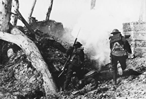 <b class=qtipBold><figcaption>Battle of Messines Ridge</figcaption></b><br>Soldier at the Battle of Messines Ridge, Western Front, Belgium during World War I in 1917<br><em>© Mary Evans/Robert Hunt Collection</em> Battle of Messines Ridge