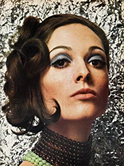 <b class=qtipBold><figcaption>Belinda Willis</figcaption></b><br>Top 1960s model Belinda Willis, photographed for London Life magazine by Alan Ballard wearing a multi-layered choker of beads and moody eye makeup.<br><em>© Illustrated London News Ltd/Mary Evans</em> Belinda Willis