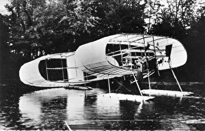 Bleriot Gallery: Bleriot III 1906 floatplane on the Lac dEnghien